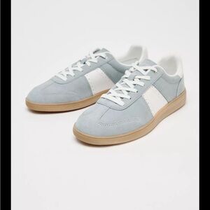 Zara, blue, color snickers, size 8